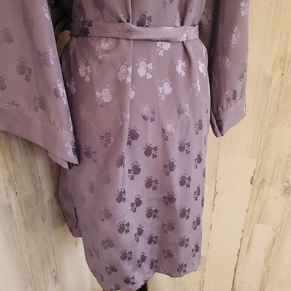 NWT  LA FLEUR EXCLUSIVE LIGHT WEIGHT SATIN KIMONO FLORAL ROBE COVER UP - Picture 8 of 9